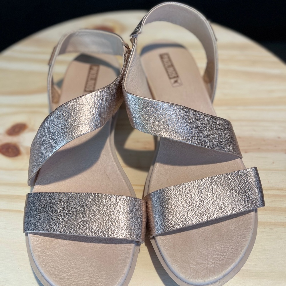 Calella Pikolinos Woman metal strappy sandal, size eu 41 US10 in champagne - Picture 3 of 9